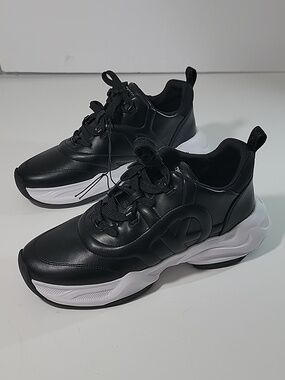 DKNY Women’s Lace Up Sneakers Size 7 1/2